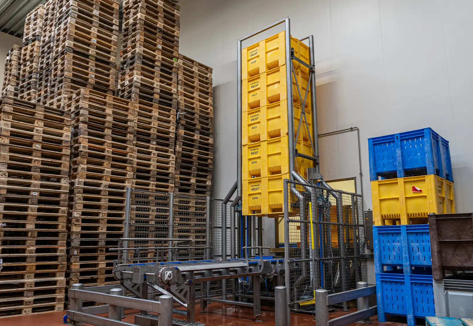 Pallet carton and crate storage 1